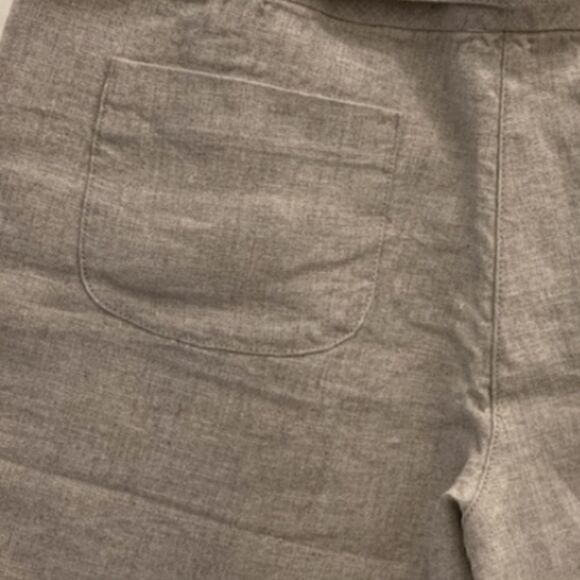 GARNET HILL  Linen Shorts with Cuffs and Tie Waist - Picture 3 of 9